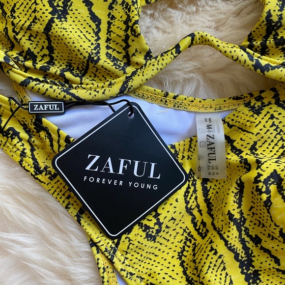 🔥NWT🔥 “ZAFUL” YELLOW SNAKESKIN SUPER SEXY BIKINI - Picture 4 of 7